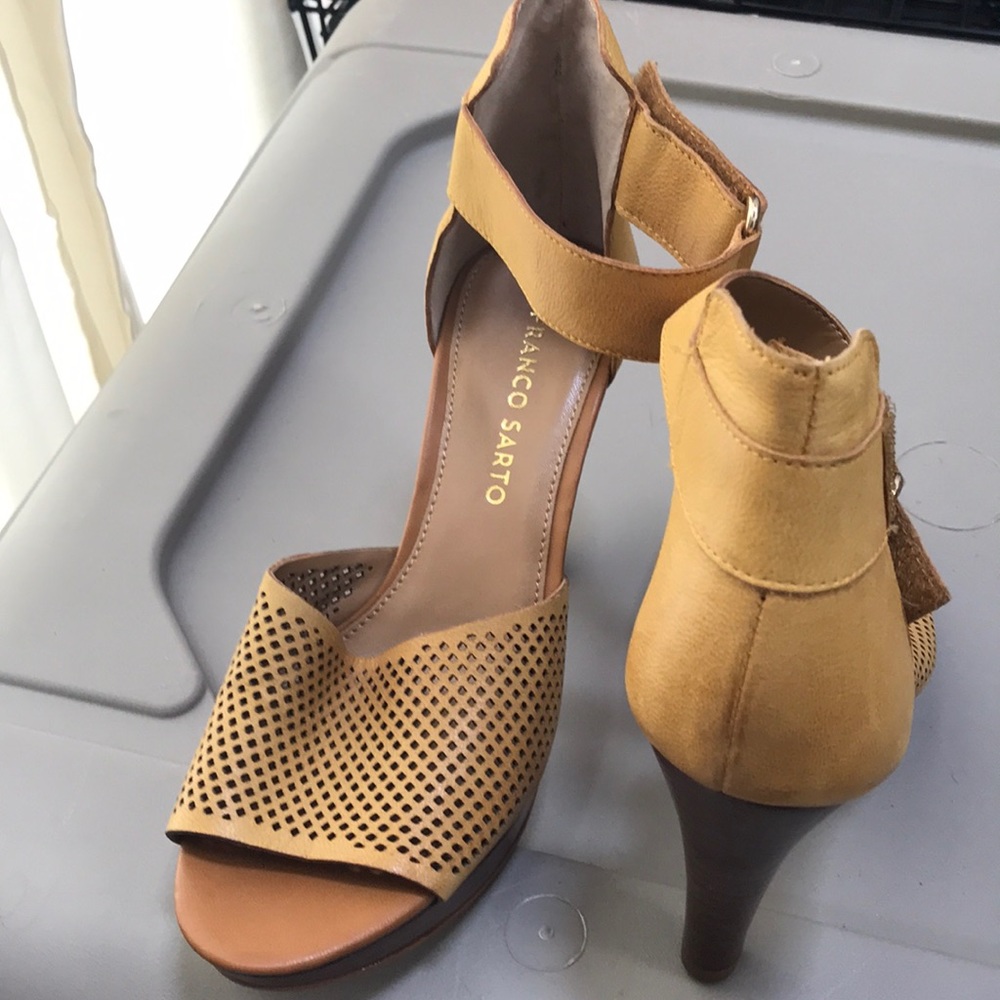 Franco Sarto Gold/yellow Pumps